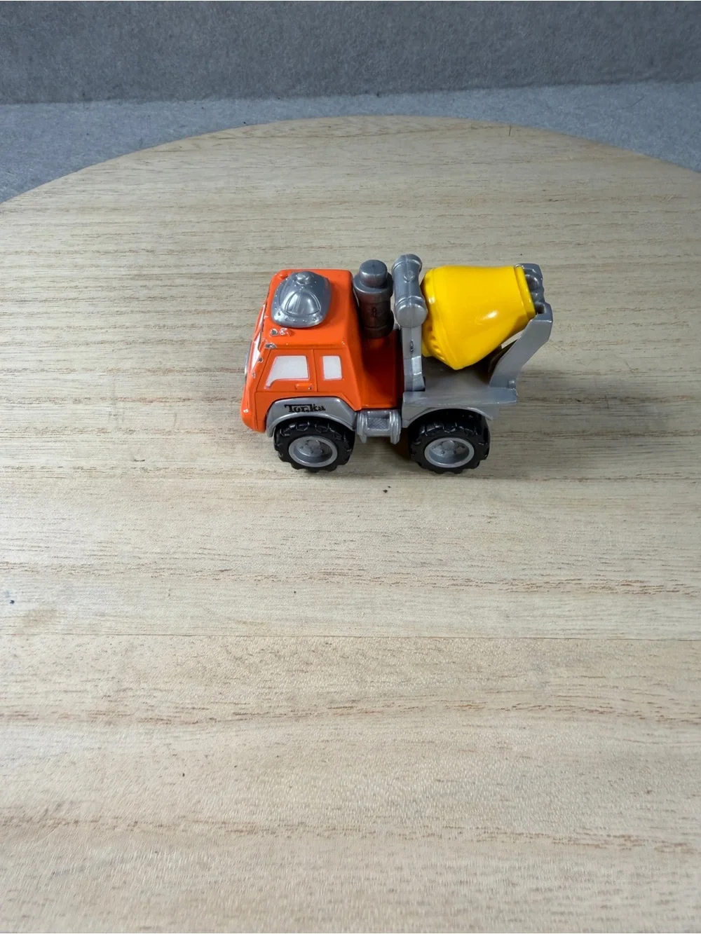 Tonka Chuck & Friends Spill Cement Mixer Truck Orange Diecast 2000 Maisto Hasbro